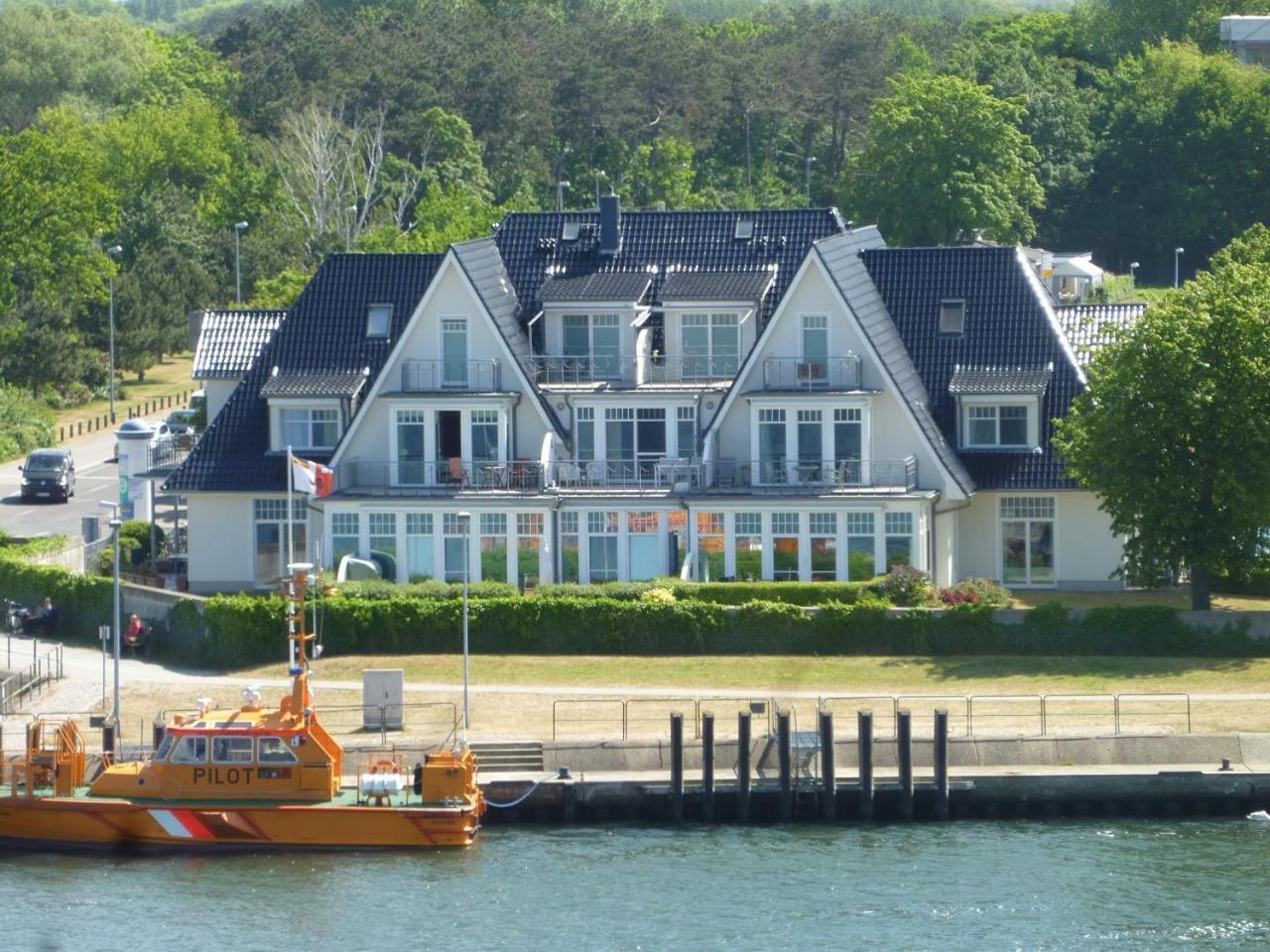 Lotsenhaus/Ostseetoern Rostock Extérieur photo